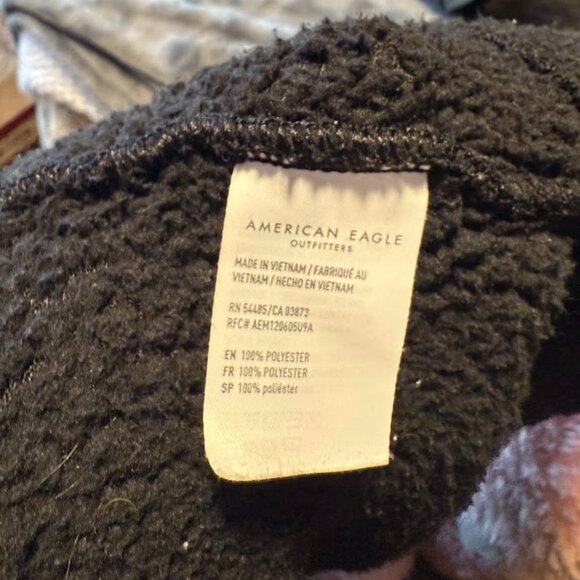 American Eagle Black Sherpa Jacket - Picture 4 of 4